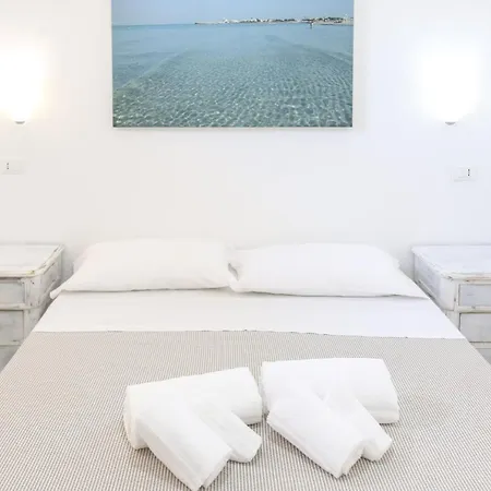 Blue And Blue Couette-café Torre San Giovanni